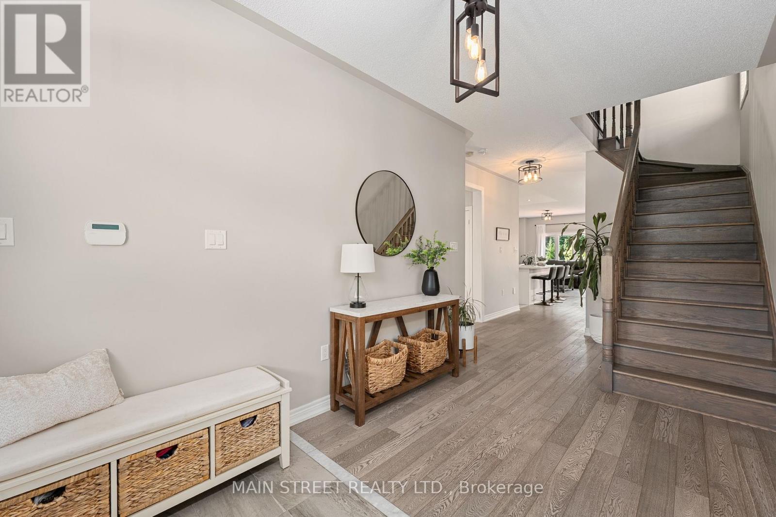 Photo 3 of 10 Prosser Crescent, Georgina ON