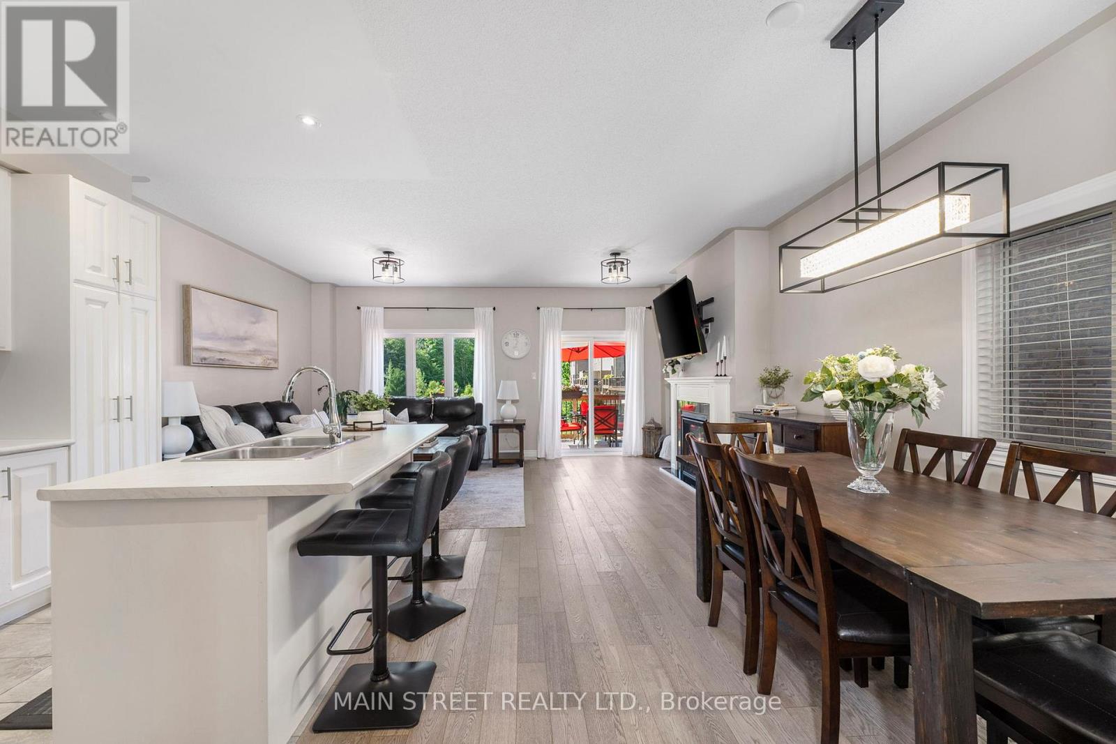 Photo 4 of 10 Prosser Crescent, Georgina ON