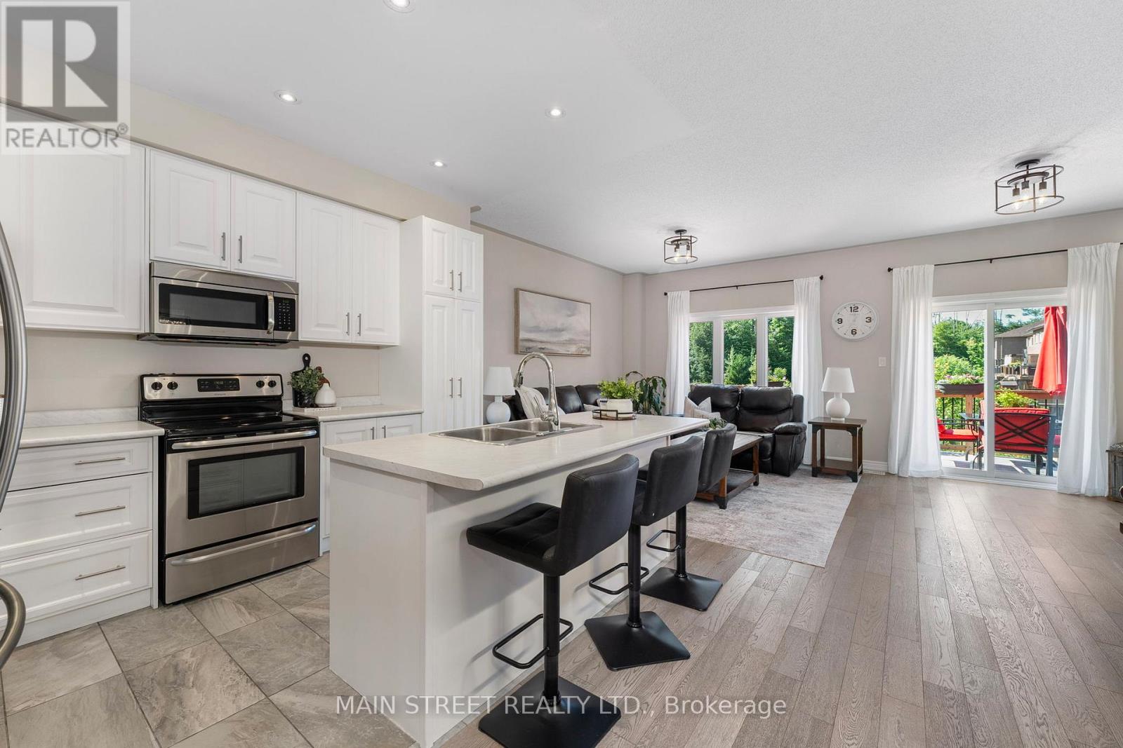 Photo 5 of 10 Prosser Crescent, Georgina ON