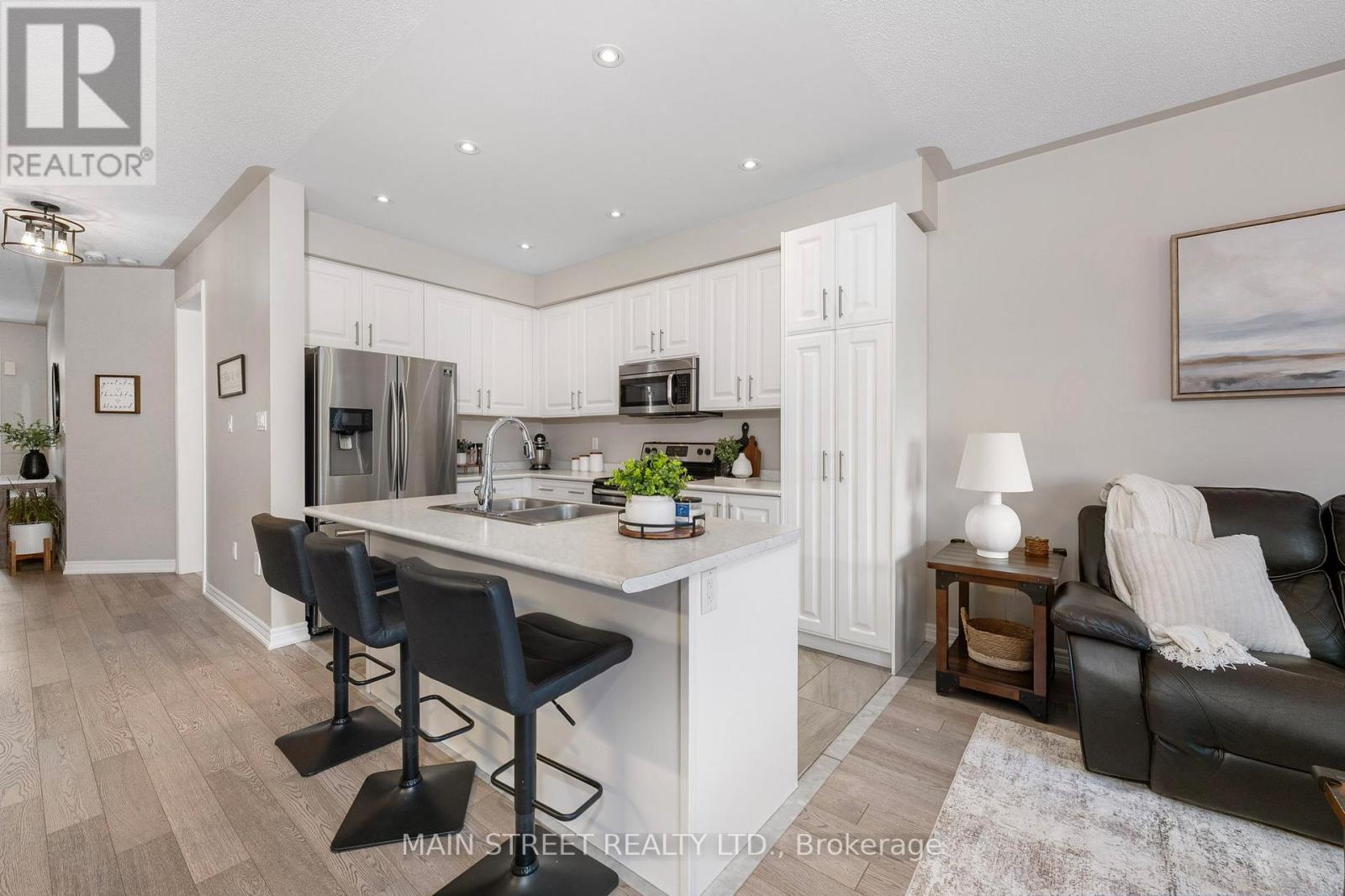 Photo 8 of 10 Prosser Crescent, Georgina ON