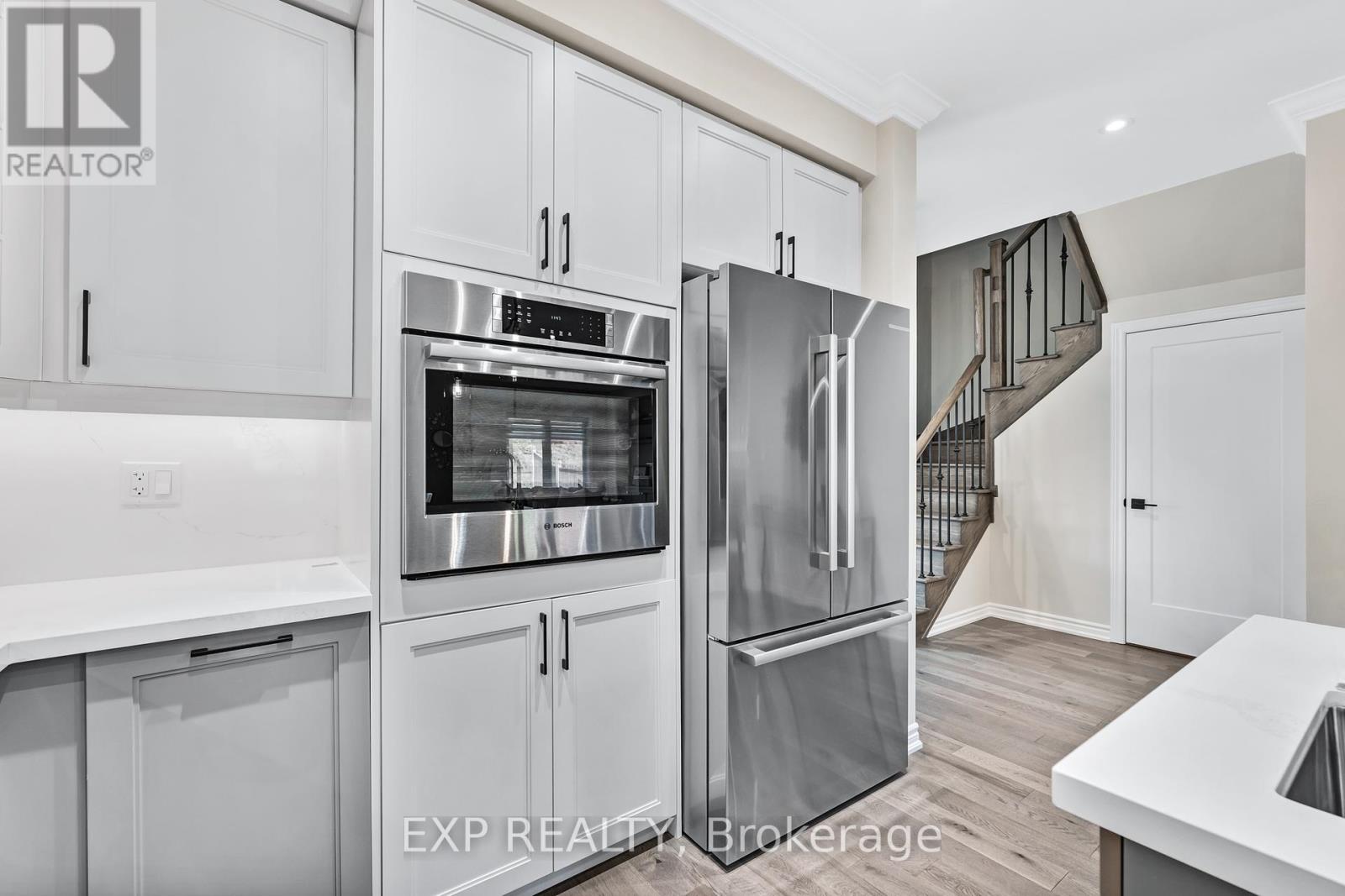 Photo 12 of 9 Gord Matthews Way, Uxbridge ON