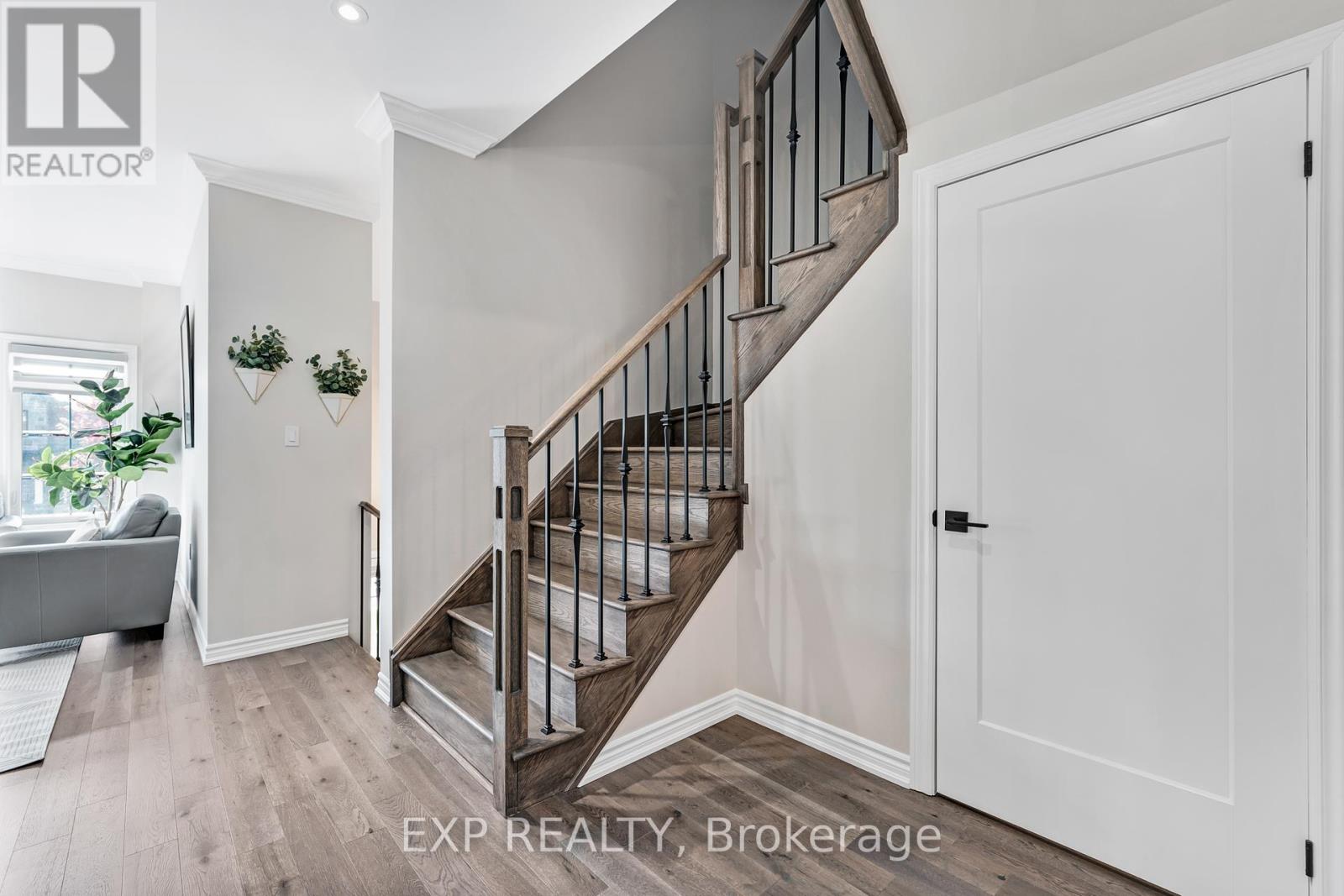 Photo 20 of 9 Gord Matthews Way, Uxbridge ON