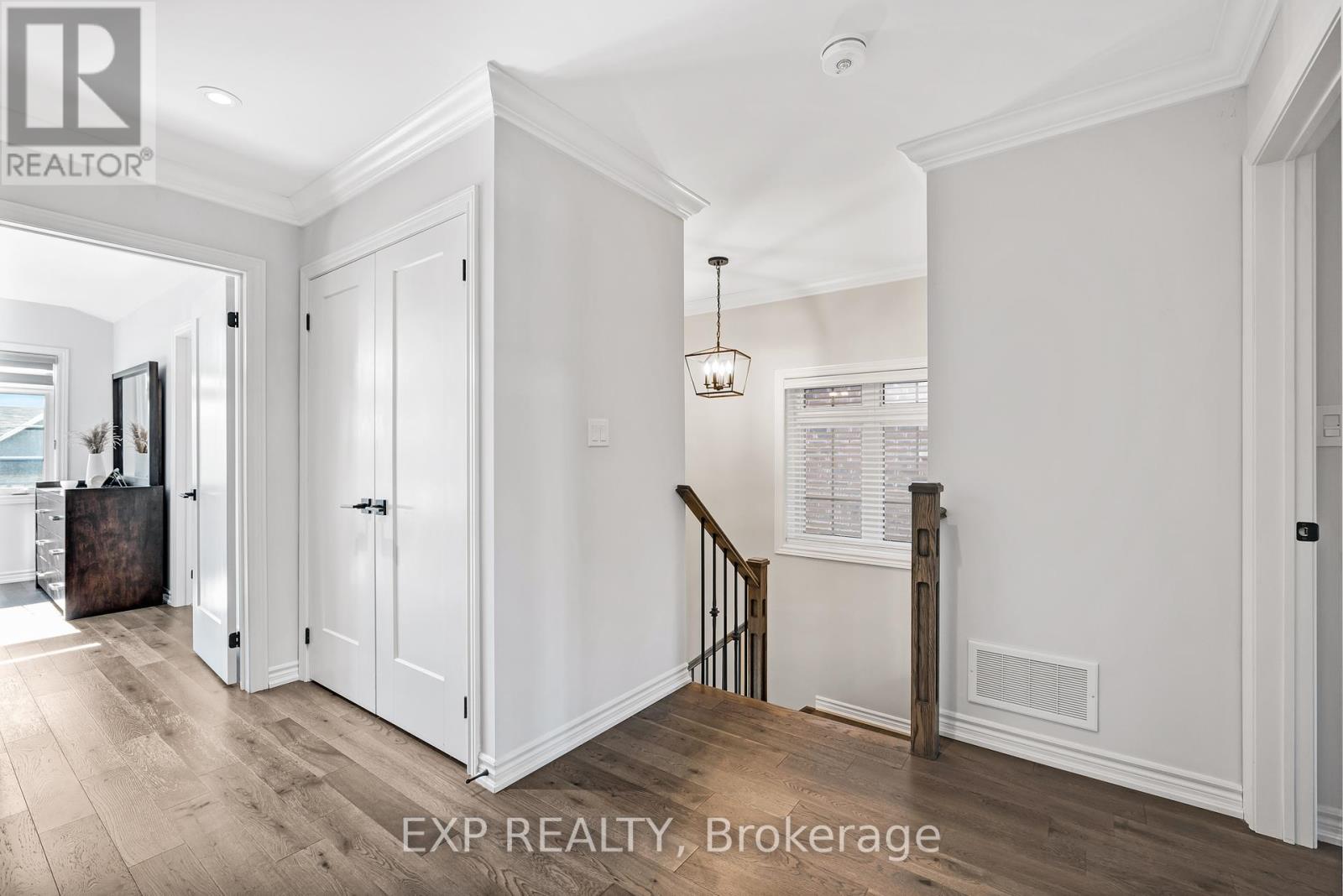 Photo 21 of 9 Gord Matthews Way, Uxbridge ON