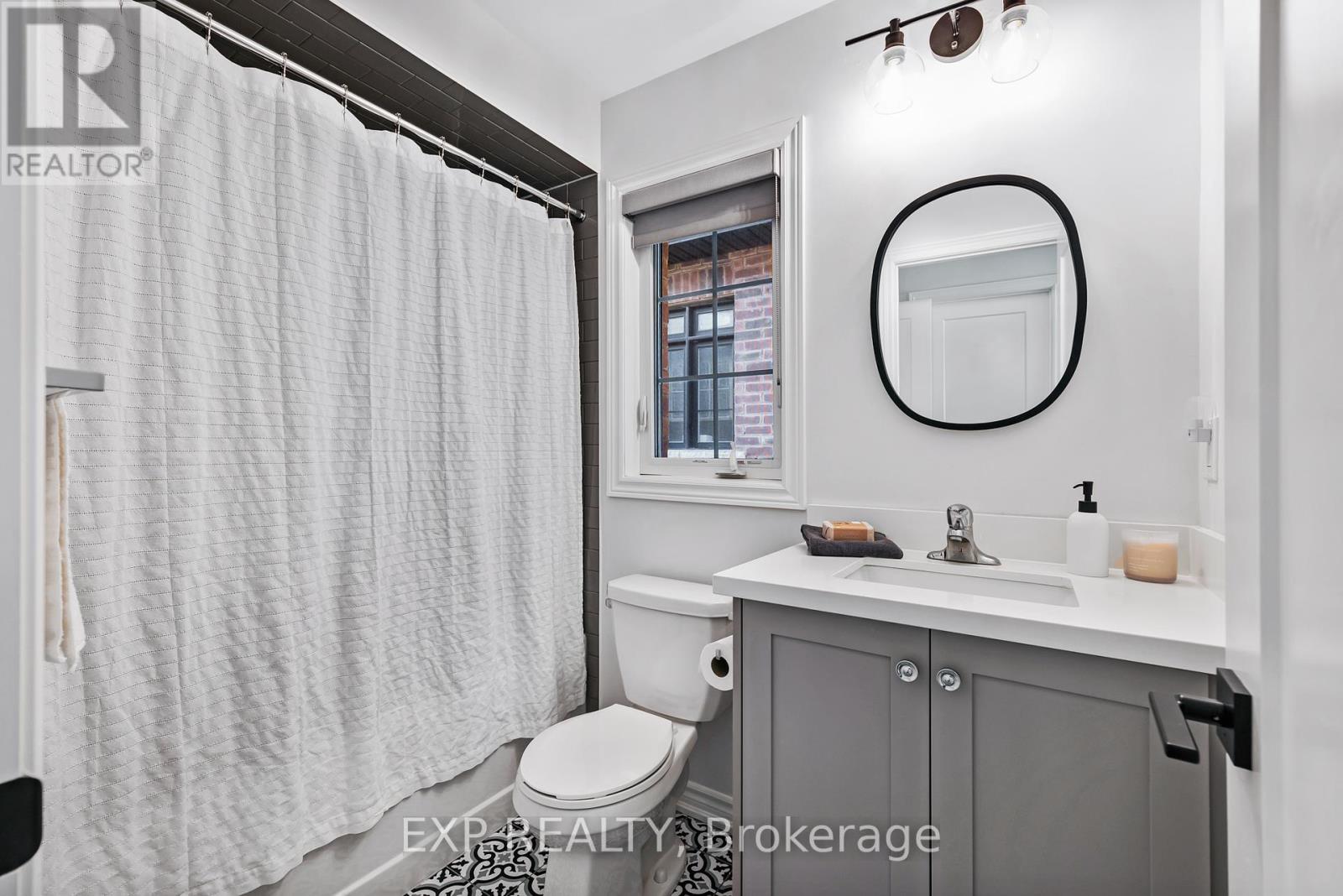 Photo 30 of 9 Gord Matthews Way, Uxbridge ON