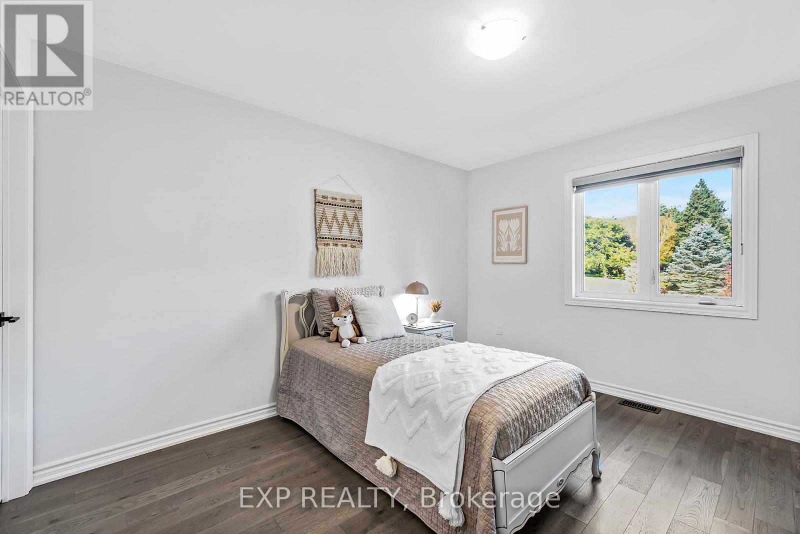 Photo 31 of 9 Gord Matthews Way, Uxbridge ON