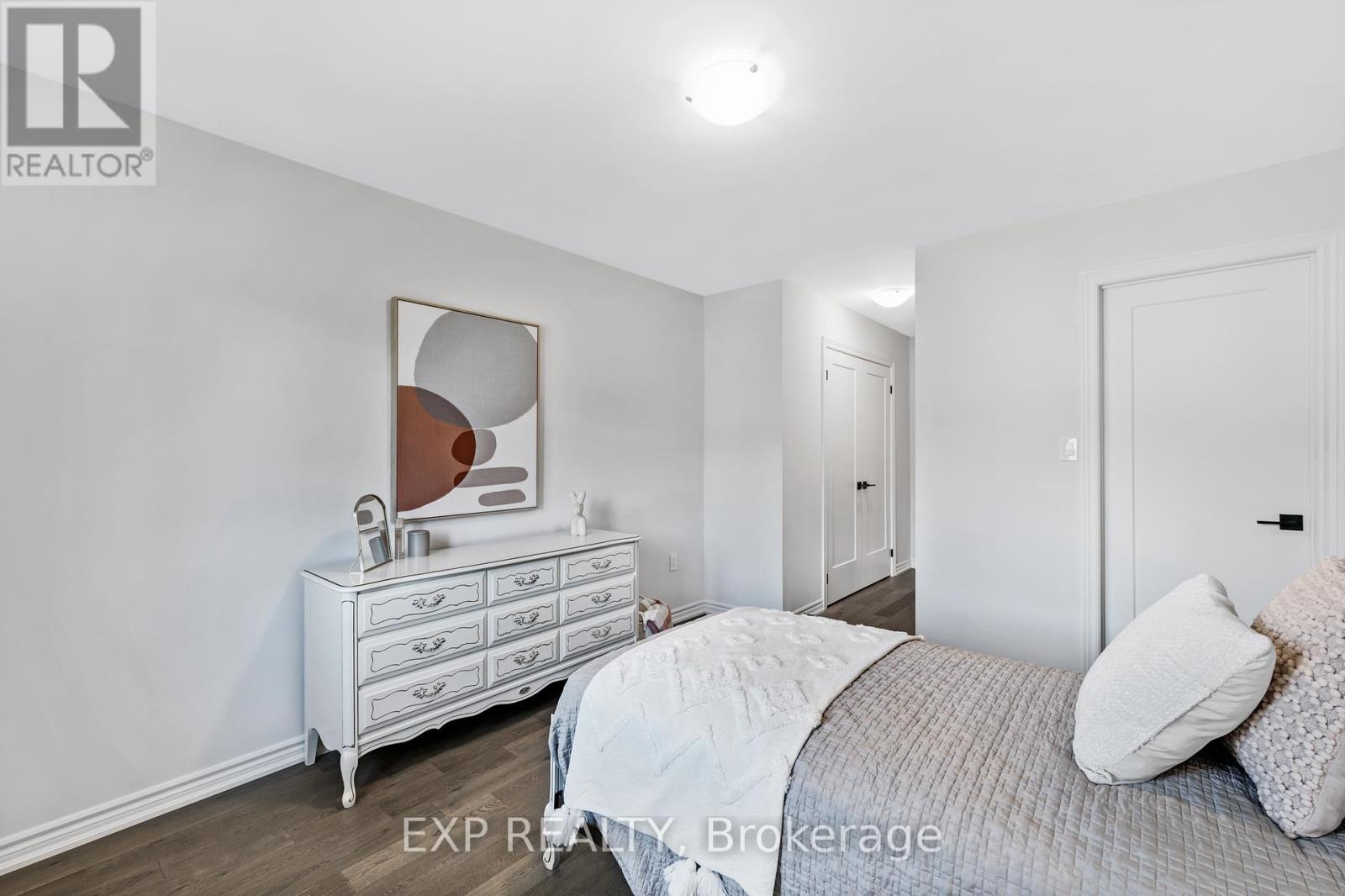Photo 32 of 9 Gord Matthews Way, Uxbridge ON