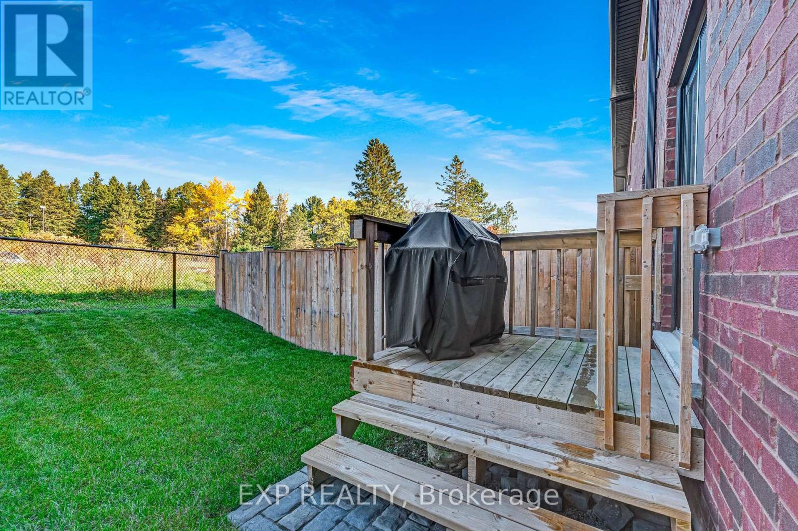 Photo 39 of 9 Gord Matthews Way, Uxbridge ON
