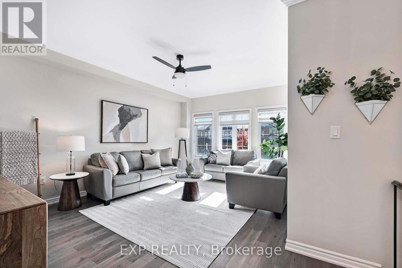 Photo 4 of 9 Gord Matthews Way, Uxbridge ON