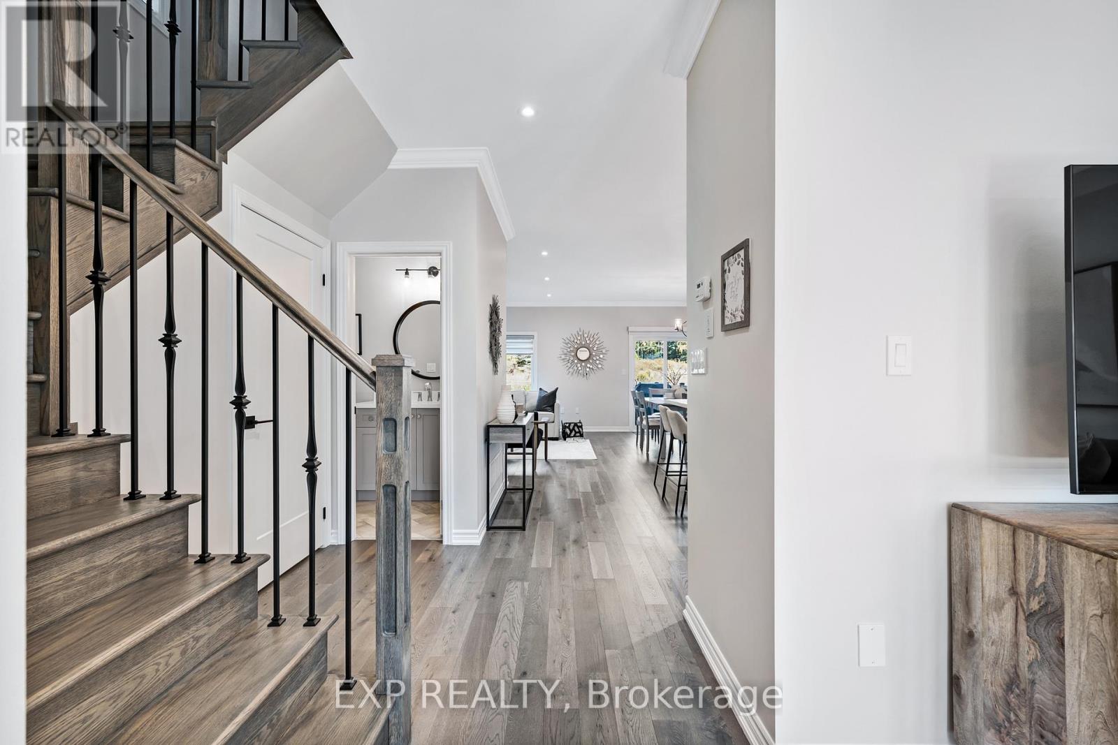 Photo 7 of 9 Gord Matthews Way, Uxbridge ON