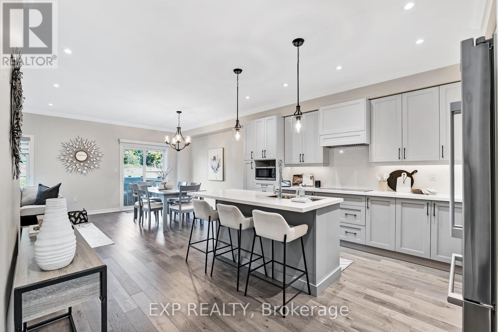 Photo 8 of 9 Gord Matthews Way, Uxbridge ON