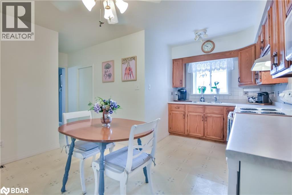 Photo 16 of 80 Parkside Drive, Barrie ON