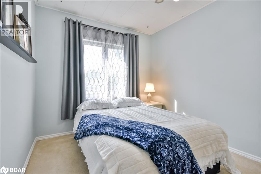 Photo 19 of 80 Parkside Drive, Barrie ON