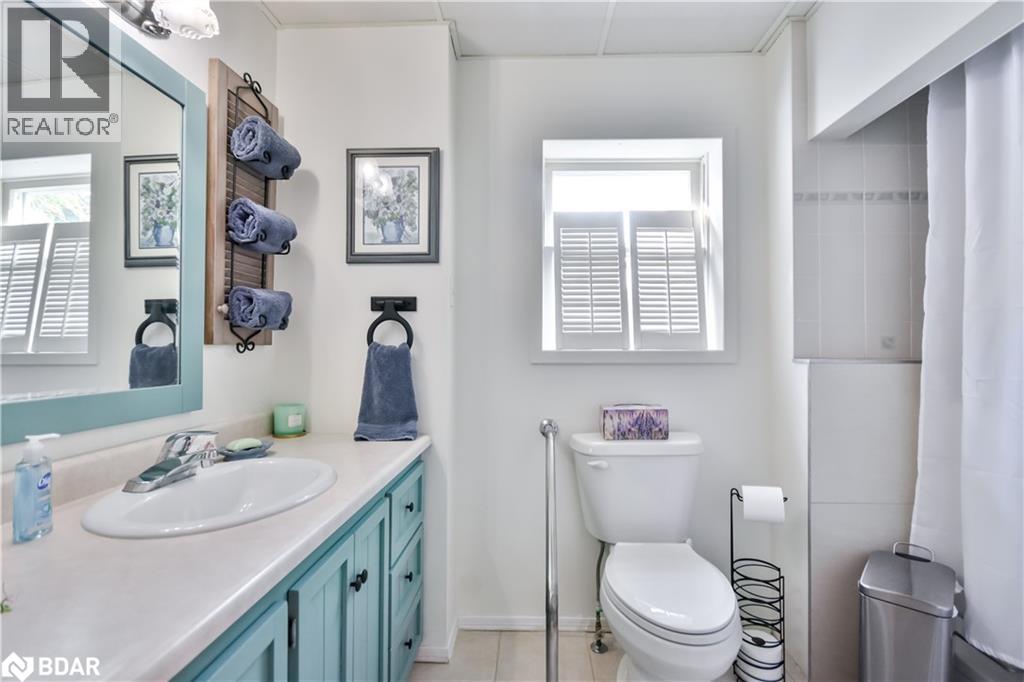 Photo 23 of 80 Parkside Drive, Barrie ON