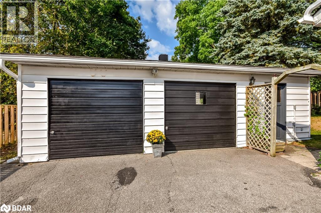 Photo 4 of 80 Parkside Drive, Barrie ON