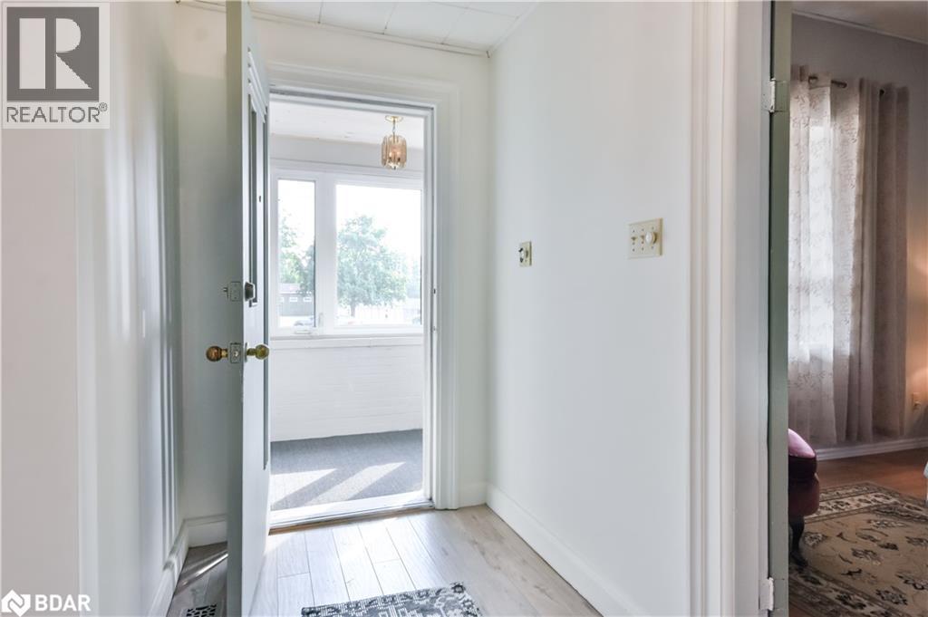 Photo 7 of 80 Parkside Drive, Barrie ON