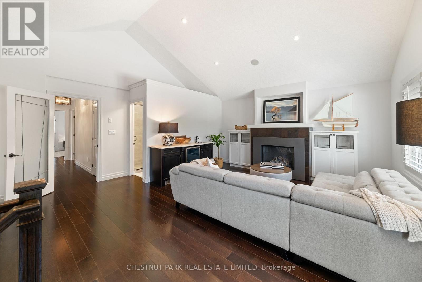 Photo 25 of 40 24 South Church Street, Belleville ON