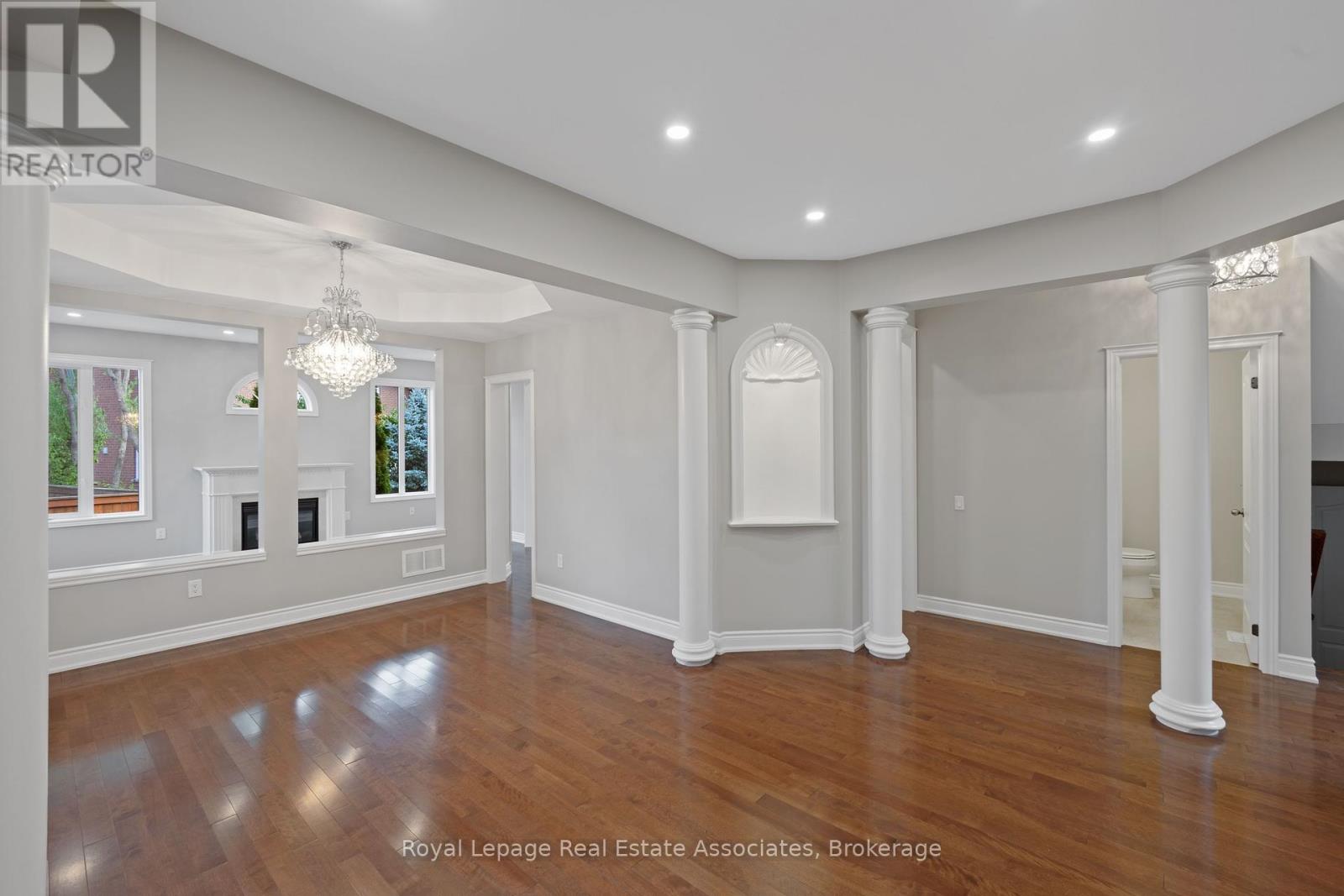 Photo 3 of 3354 Whilabout Terrace, Oakville ON