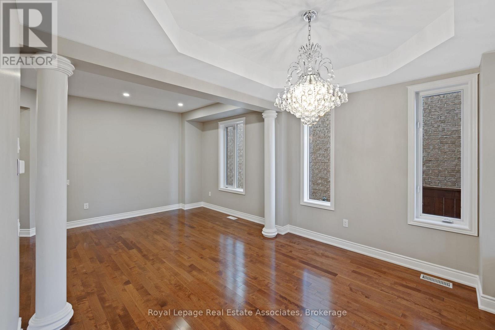 Photo 4 of 3354 Whilabout Terrace, Oakville ON