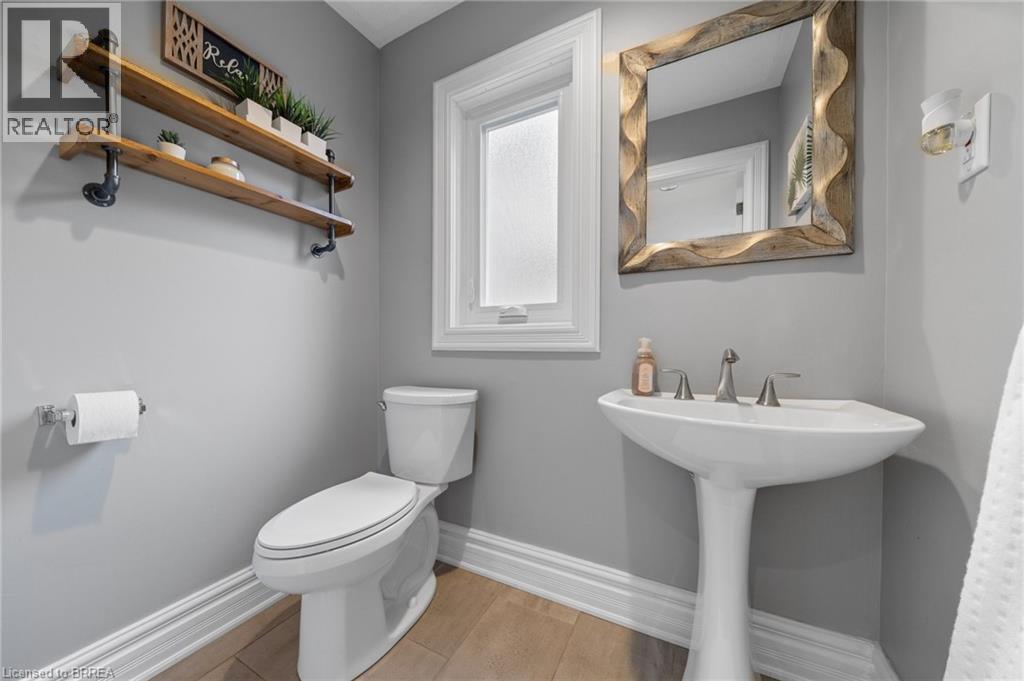 Photo 12 of 110 Fieldway Drive, Hamilton ON