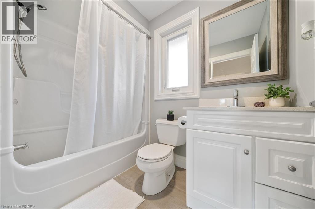 Photo 3 of 110 Fieldway Drive, Hamilton ON