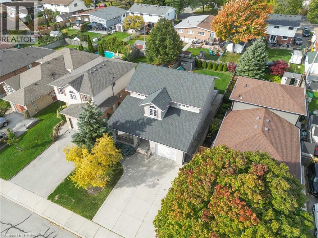 Photo 11 of 110 Fieldway Drive, Hamilton ON