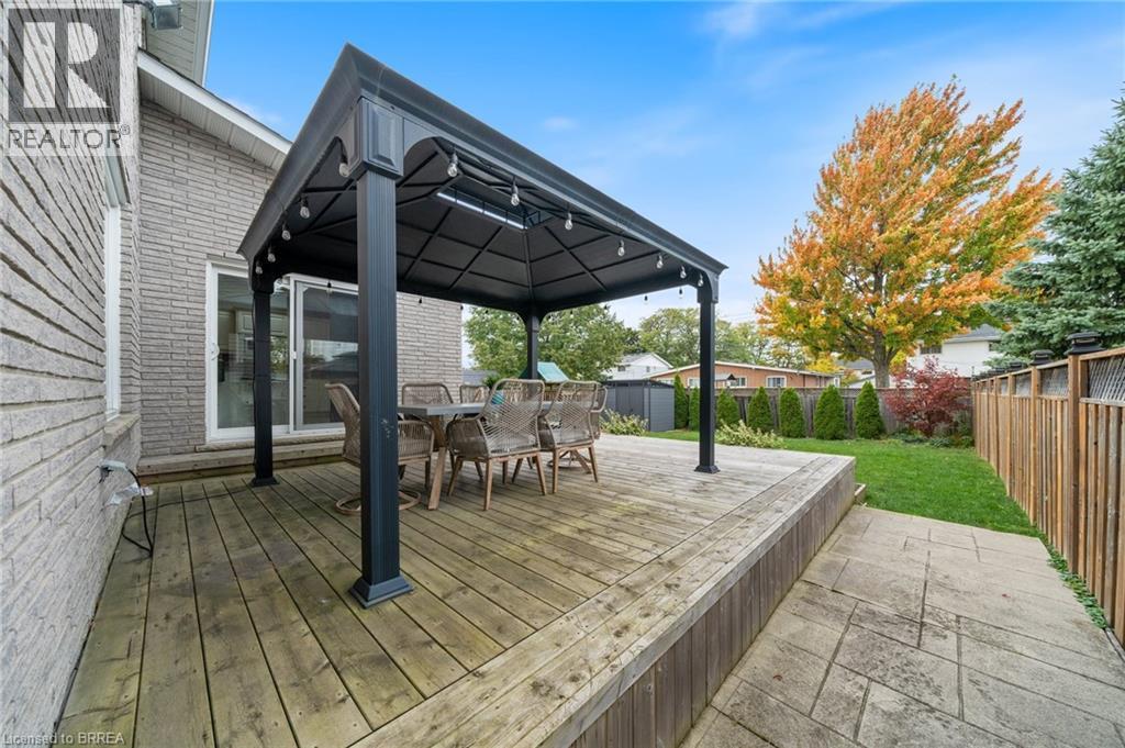 Photo 14 of 110 Fieldway Drive, Hamilton ON