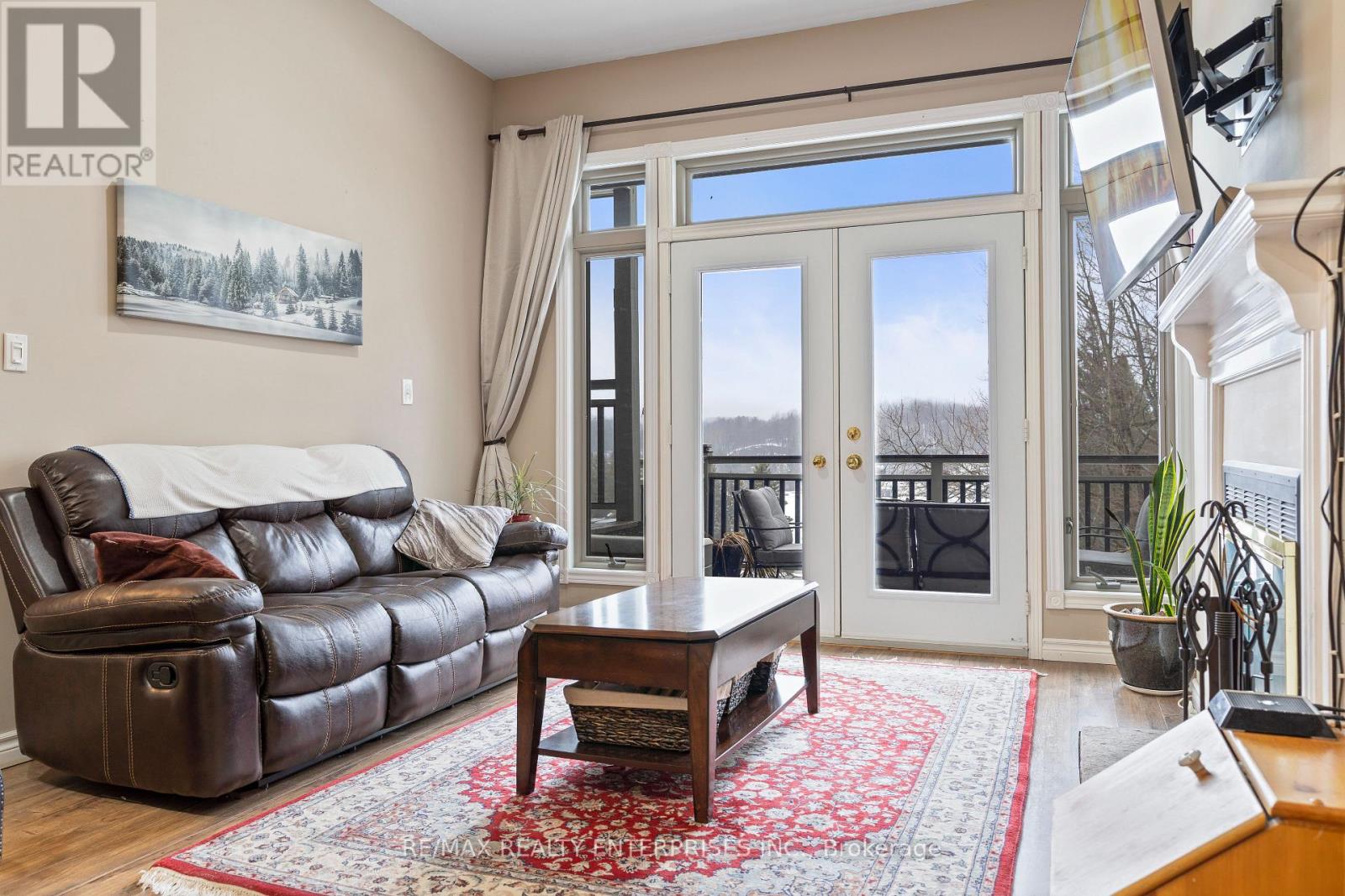 Photo 5 of 8 811 Grandview Hilltop Drive, Huntsville ON