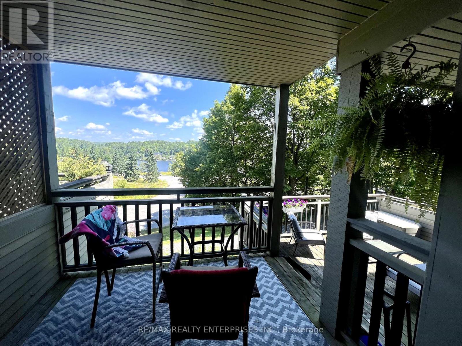 Photo 3 of 8 811 Grandview Hilltop Drive, Huntsville ON