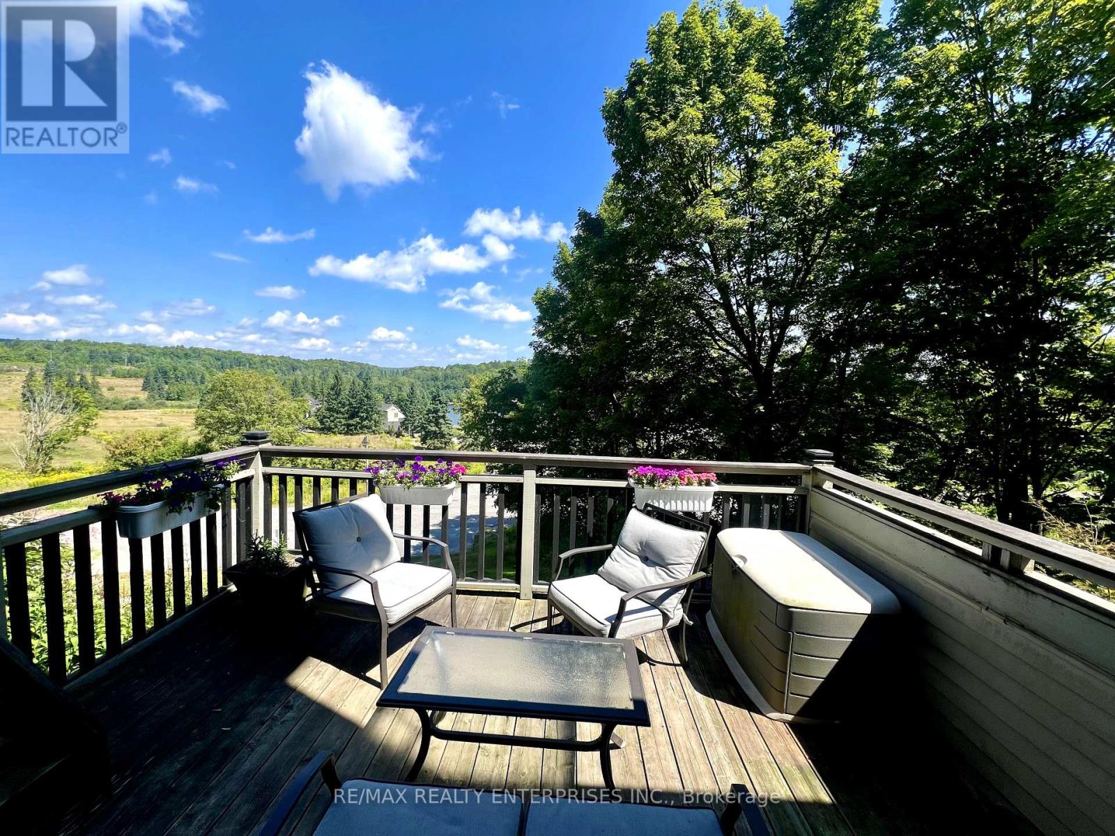 Photo 6 of 8 811 Grandview Hilltop Drive, Huntsville ON