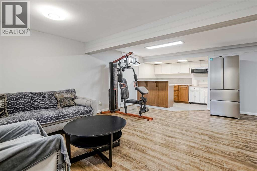 Photo 7 of 208 Woodpark Place Sw, Calgary AB