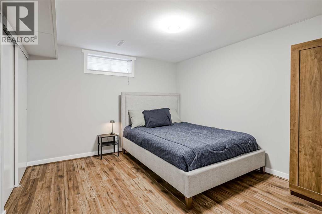 Photo 33 of 208 Woodpark Place Sw, Calgary AB
