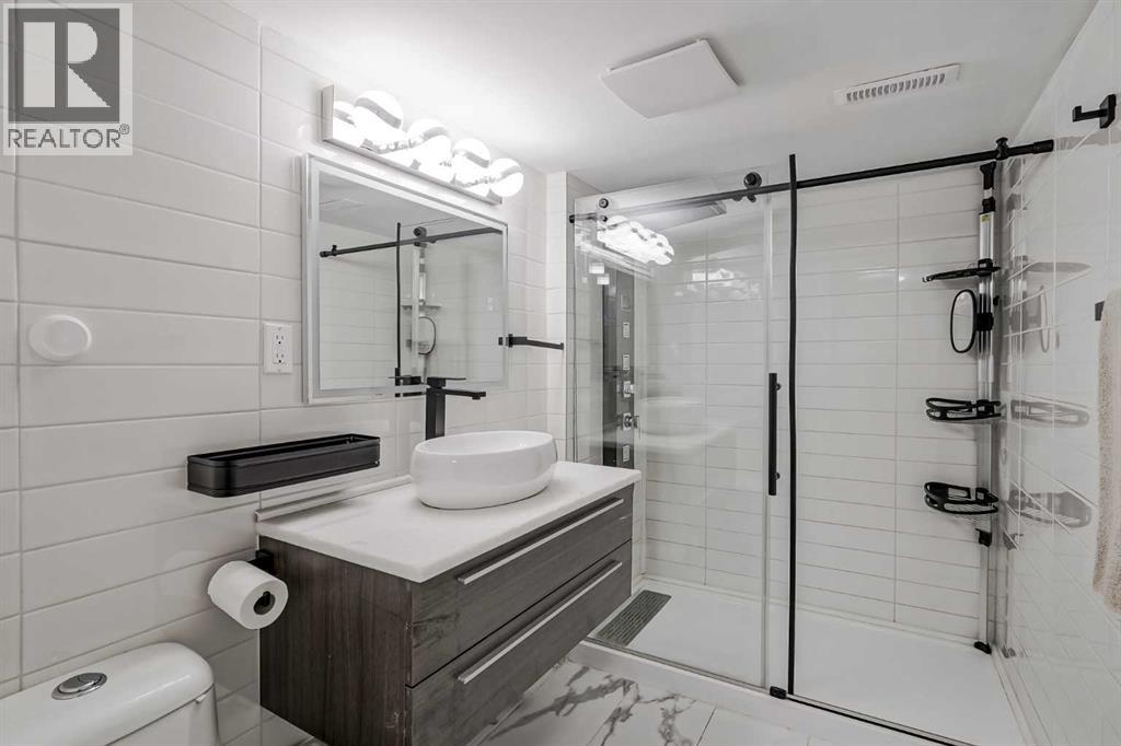 Photo 14 of 208 Woodpark Place Sw, Calgary AB