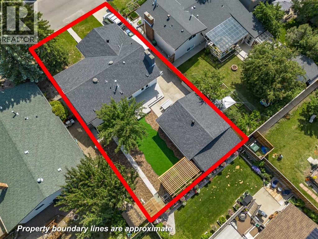 Photo 9 of 208 Woodpark Place Sw, Calgary AB