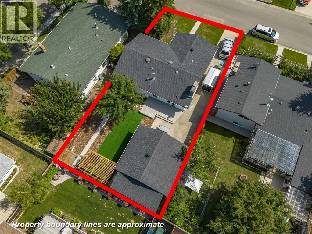 Photo 28 of 208 Woodpark Place Sw, Calgary AB