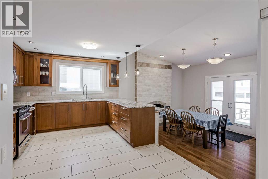 Photo 44 of 208 Woodpark Place Sw, Calgary AB