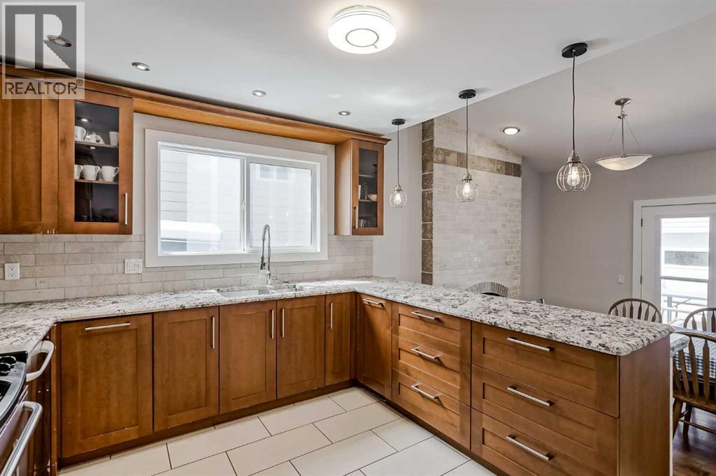 Photo 43 of 208 Woodpark Place Sw, Calgary AB