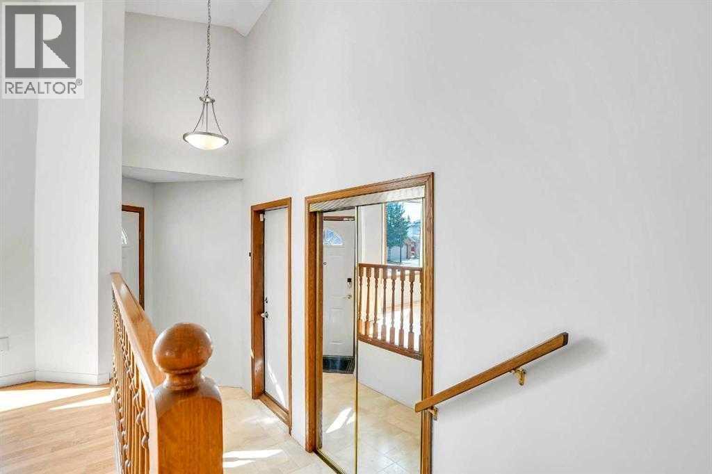 Single Family House 4 Level for Sale in  Del Monica Place NE Monterey Park Calgary 