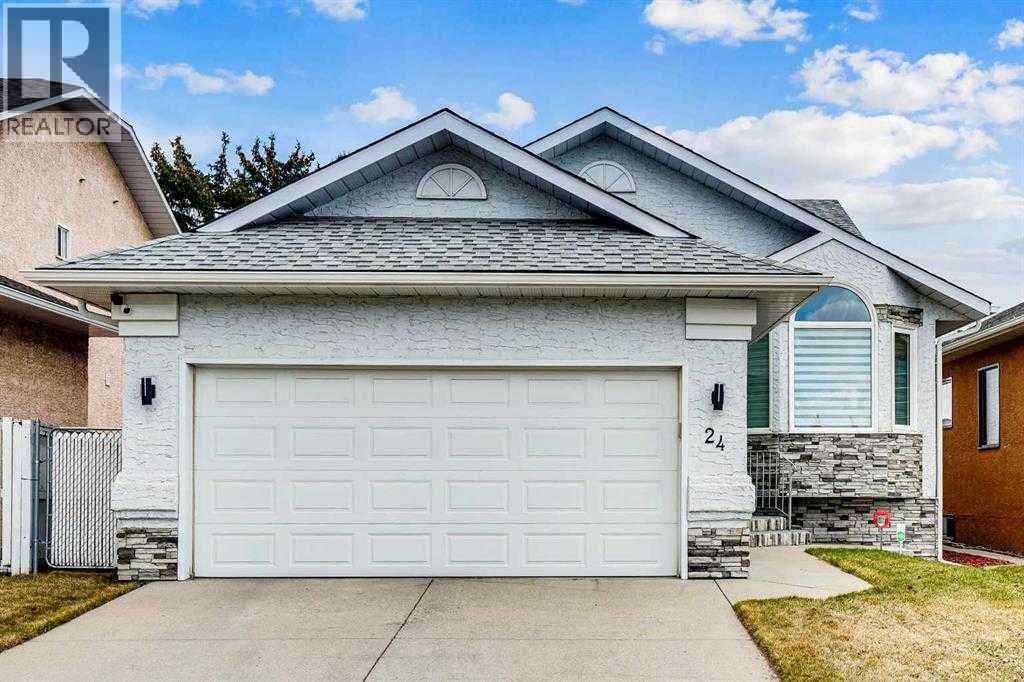 Single Family House 4 Level for Sale in  Del Monica Place NE Monterey Park Calgary 