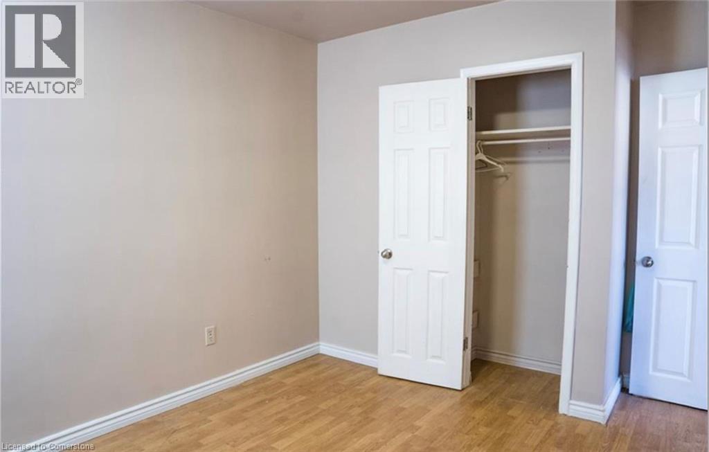 Photo 12 of 250 Highland Road W, Stoney Creek ON