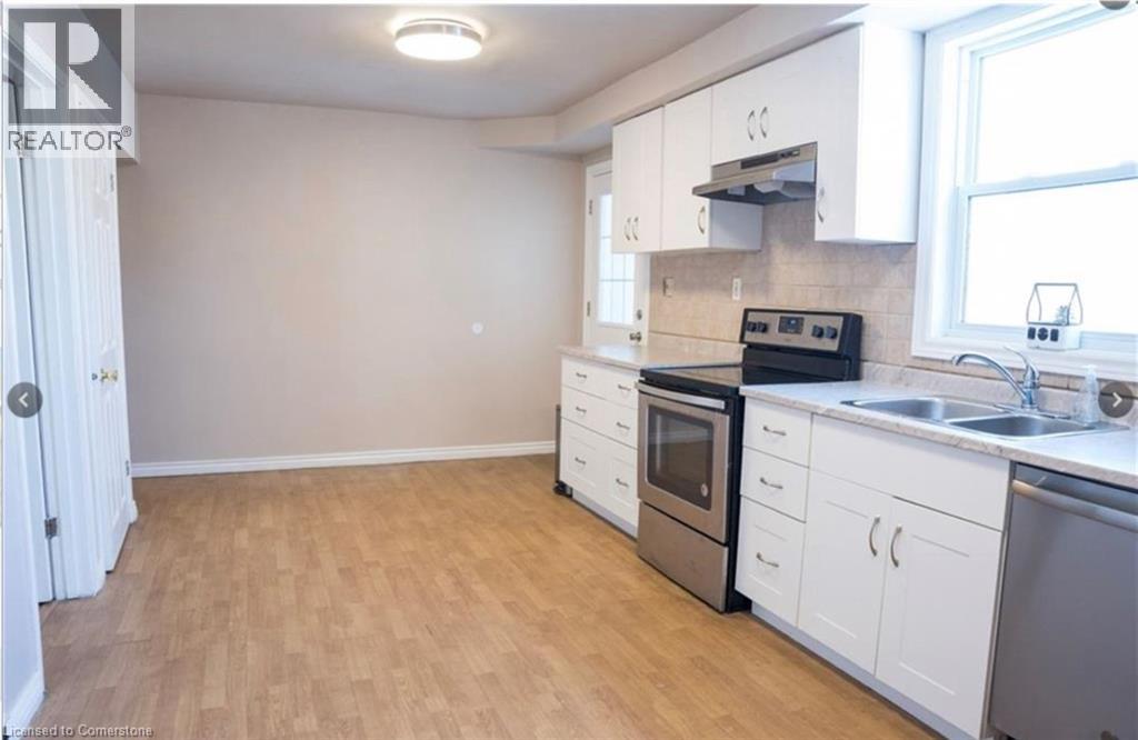 Photo 10 of 250 Highland Road W, Stoney Creek ON
