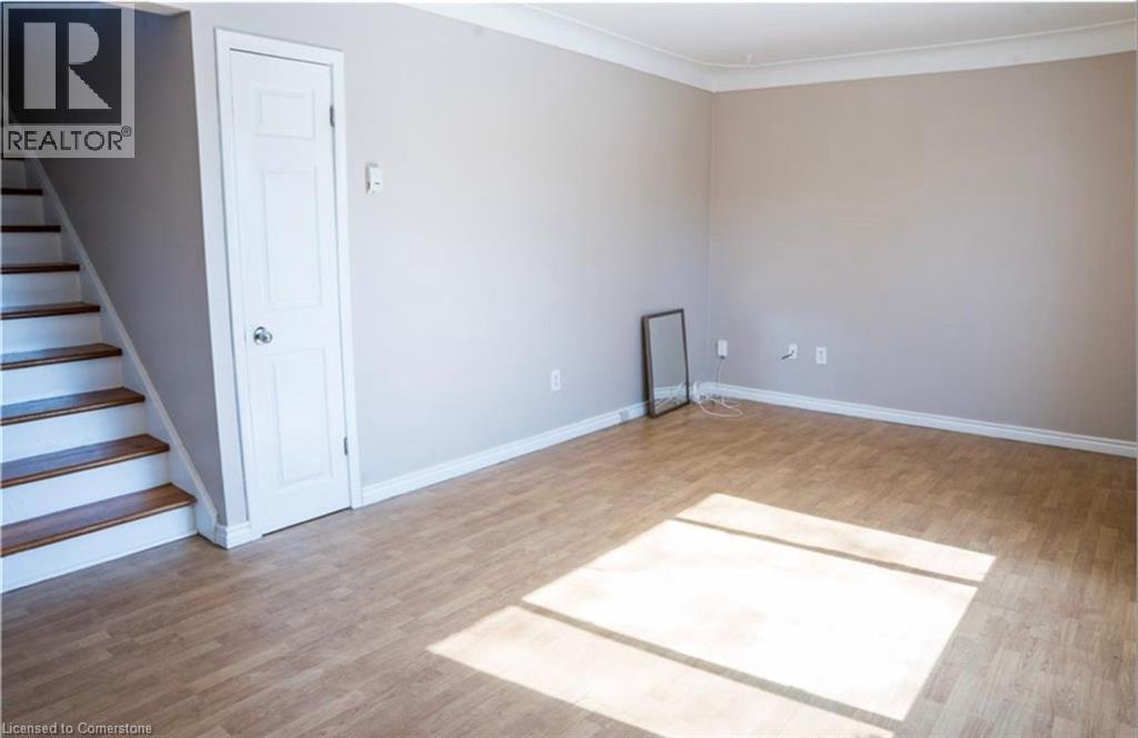 Photo 8 of 250 Highland Road W, Stoney Creek ON