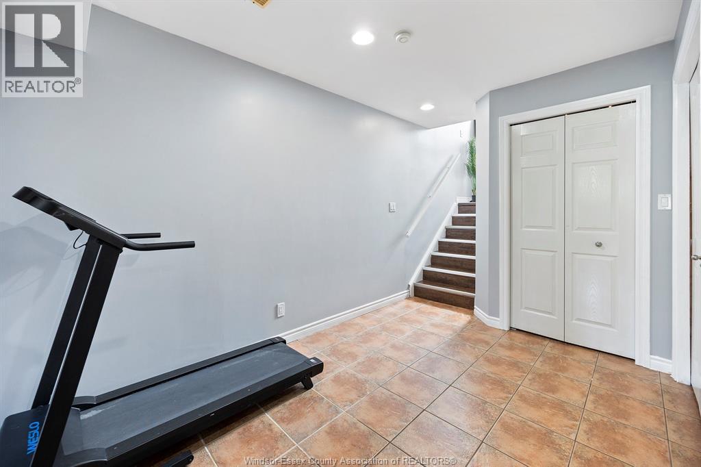 Photo 36 of 2476 Norcrest Avenue, Windsor ON