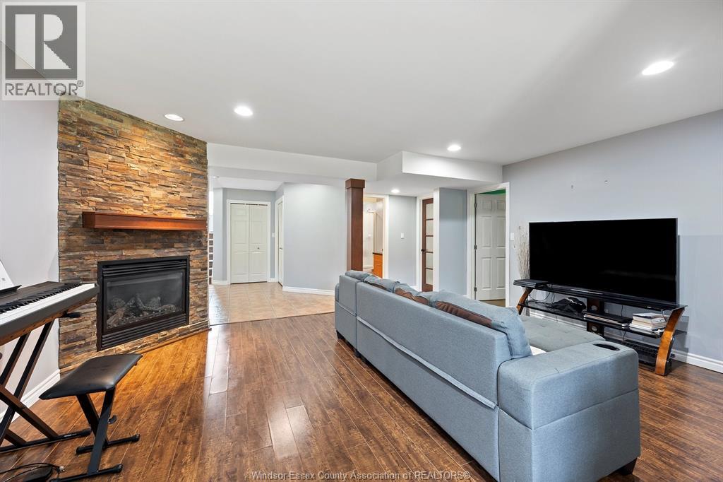 Photo 20 of 2476 Norcrest Avenue, Windsor ON