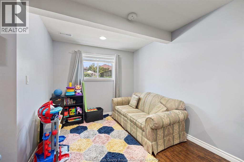 Photo 13 of 2476 Norcrest Avenue, Windsor ON
