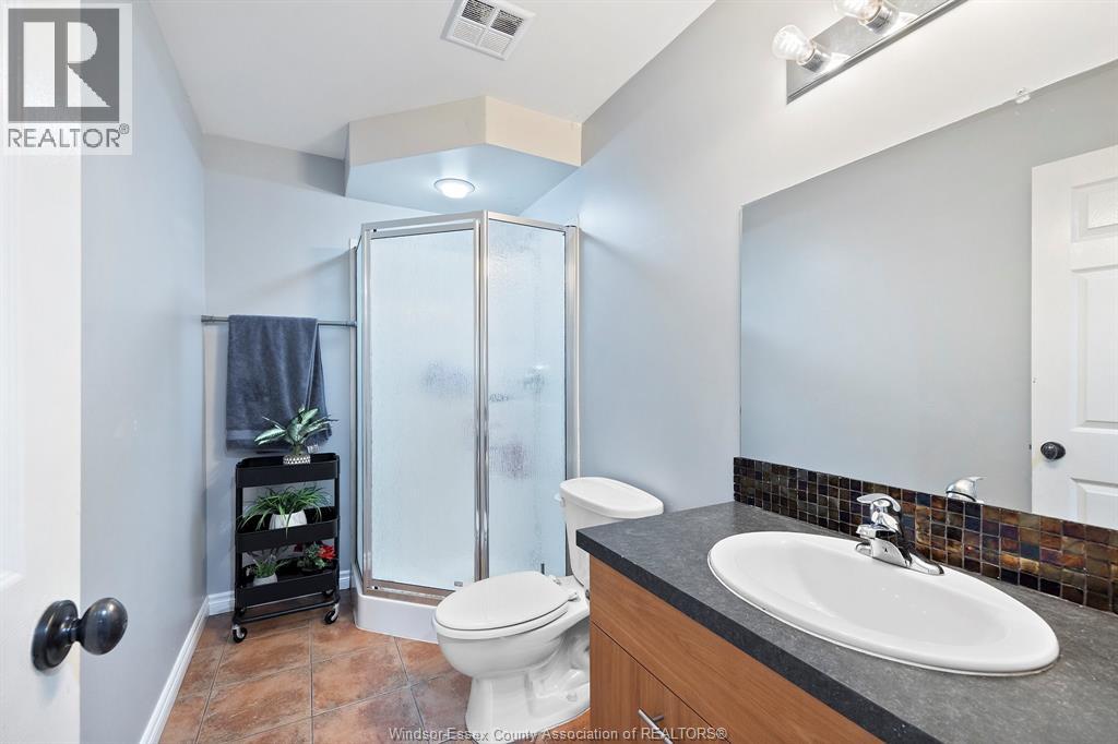 Photo 24 of 2476 Norcrest Avenue, Windsor ON