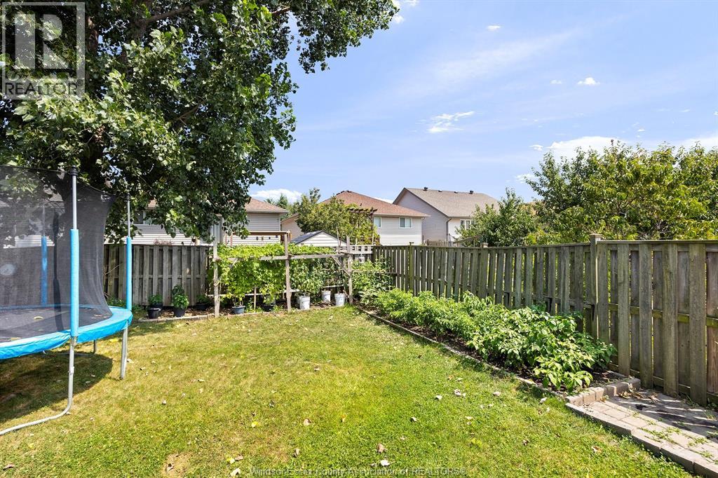 Photo 11 of 2476 Norcrest Avenue, Windsor ON