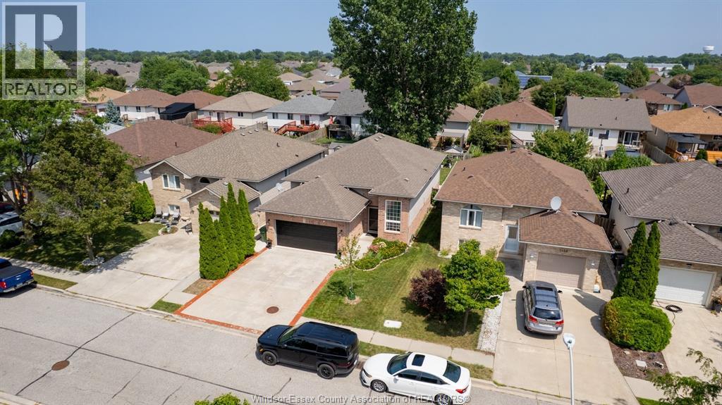Photo 33 of 2476 Norcrest Avenue, Windsor ON