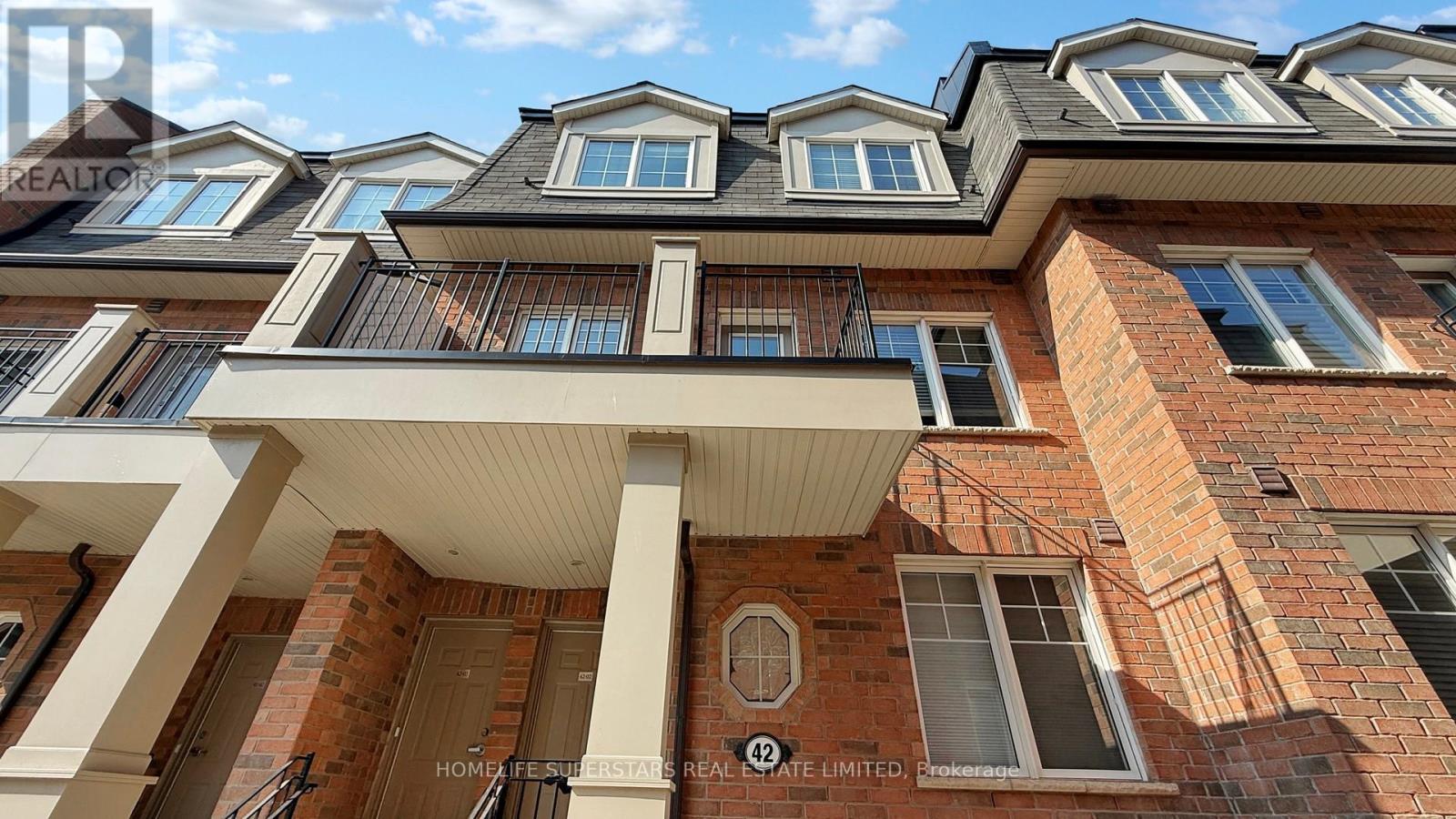 Photo 2 of 42 02 2420 Baronwood Drive, Oakville ON