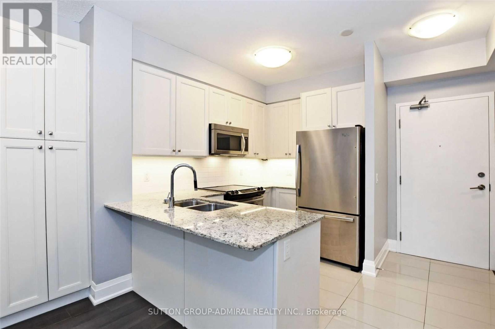 Photo 16 of 405 8302 Islington Avenue, Vaughan ON