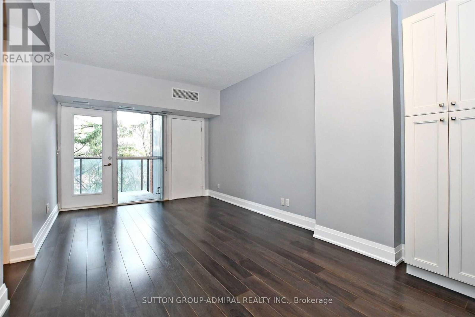 Photo 1 of 405 8302 Islington Avenue, Vaughan ON